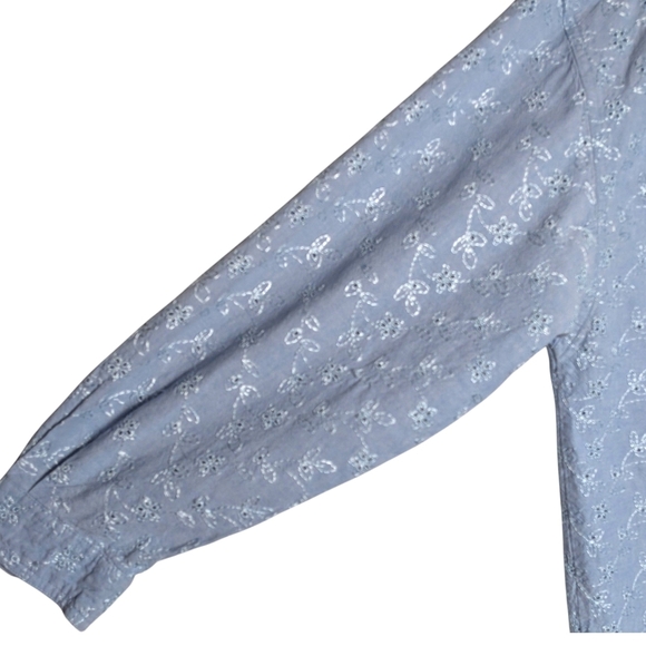 Vintage Chambray Embroidered Eyelet Floral Button-Up Shirt QPS Light Blue Size M - Picture 6 of 12